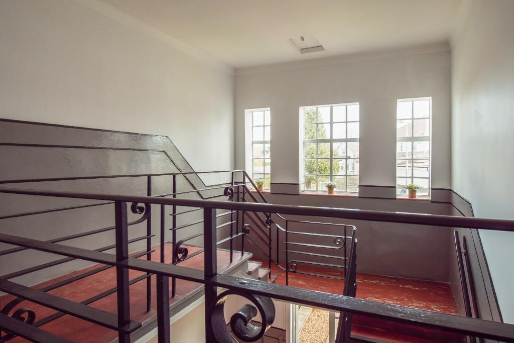 COMMUNAL STAIRS