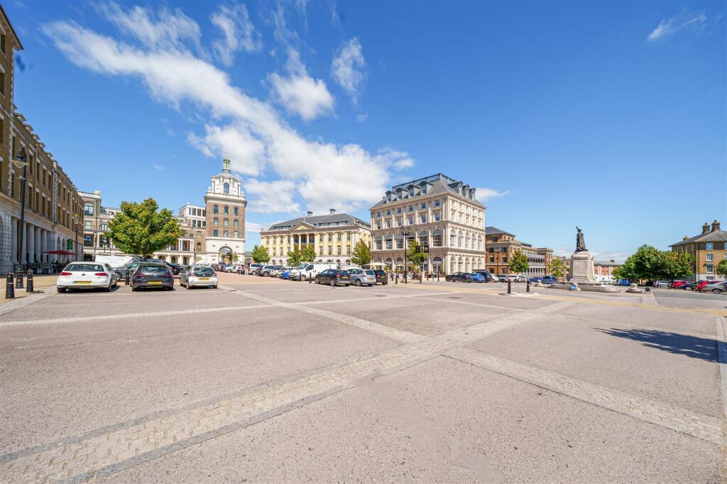 Queen Mother Square.jpg