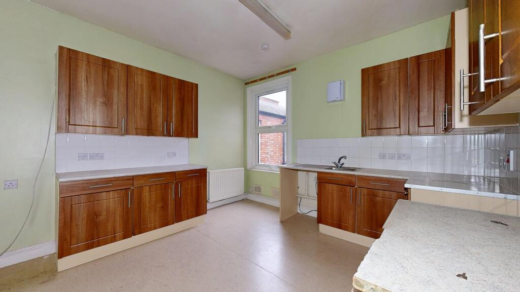 Flat B, 69 Temple Road, Cricklewood, London, NW2 6PN