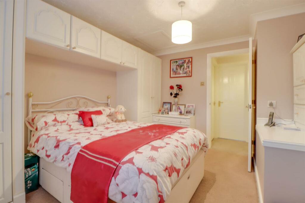 16 LENNOX DRIVE INSIDE-6.jpg