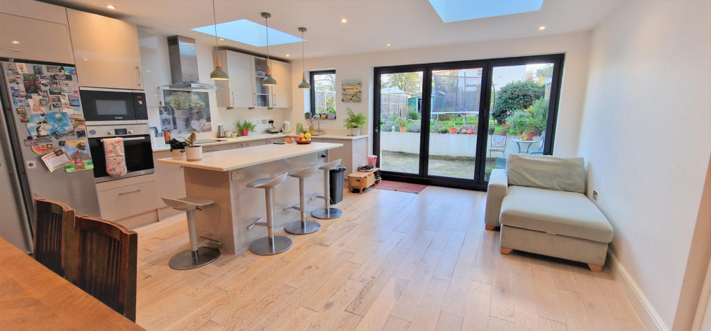 KITCHEN-DINER