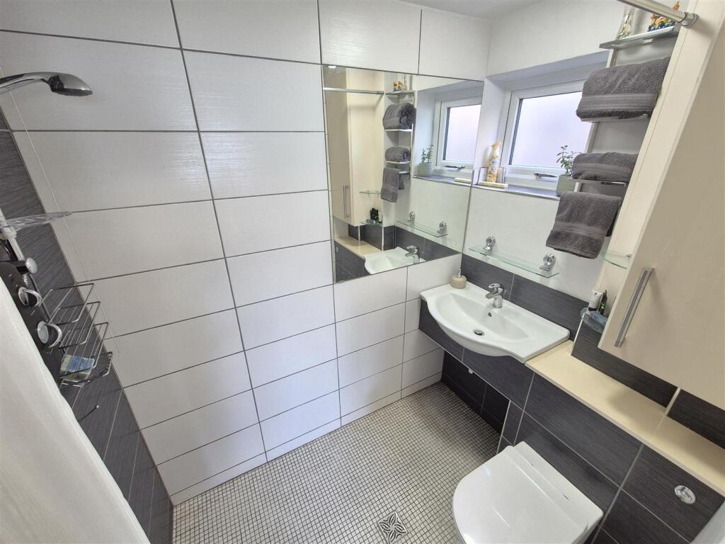 En-suite Wet Room