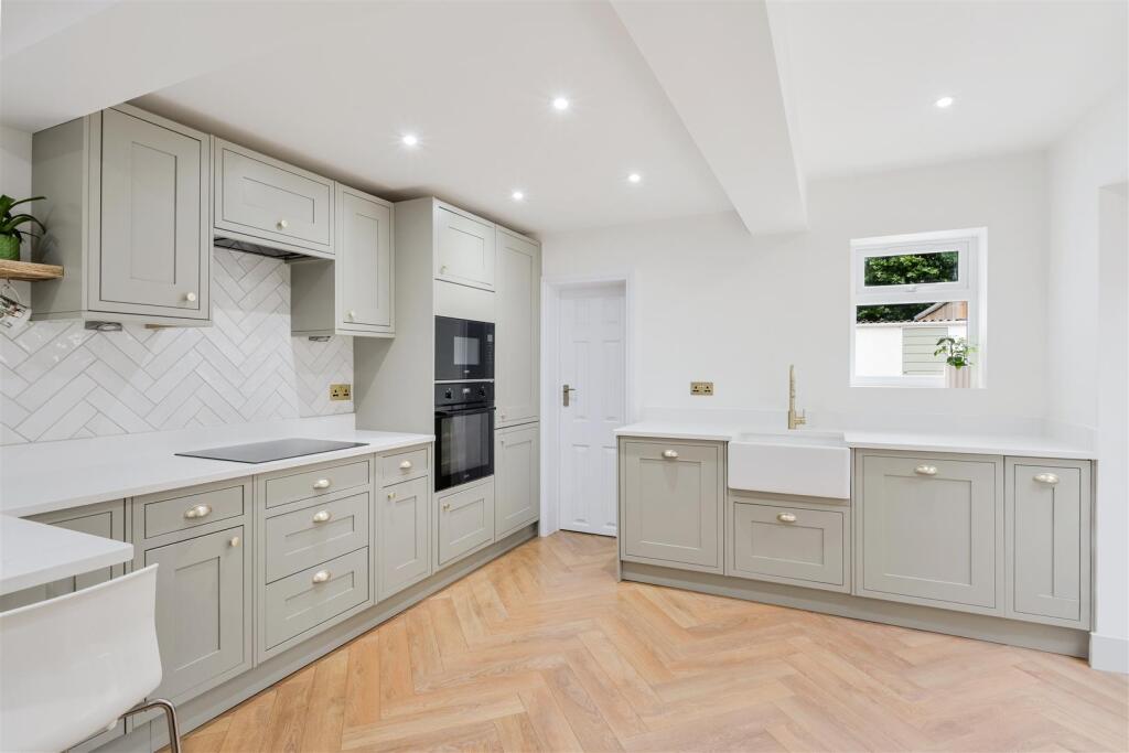 MIDDLE LANE (12).jpg