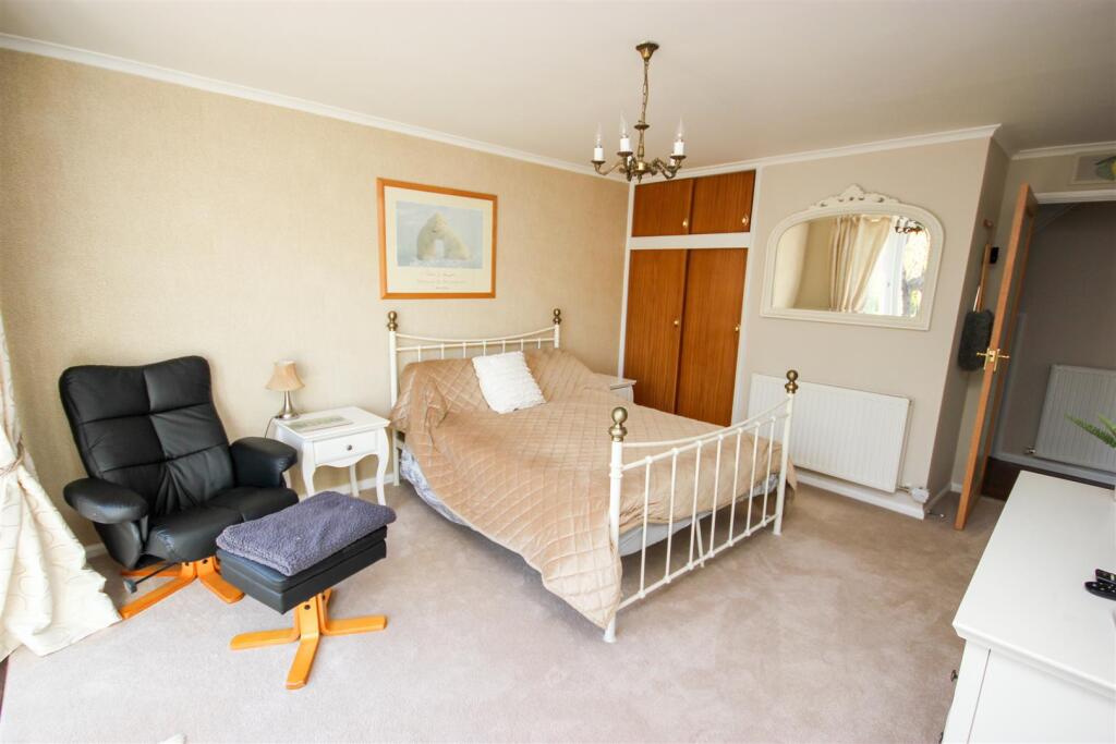 bed 1a.JPG