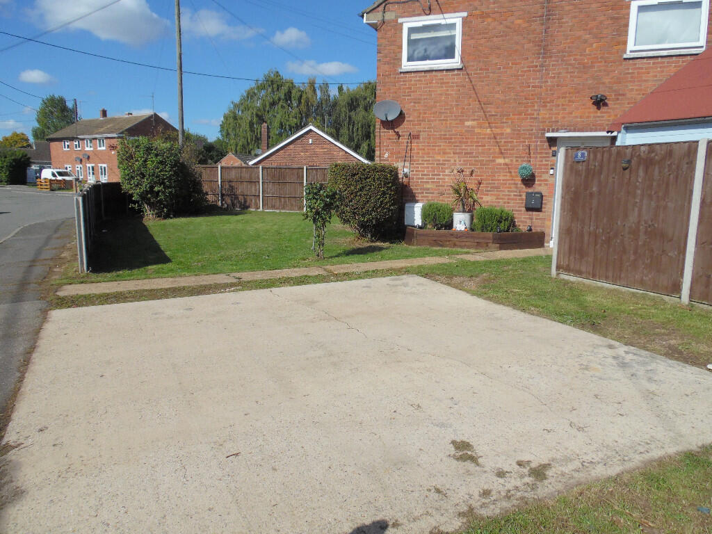 FRONT &amp; DRIVEWAY