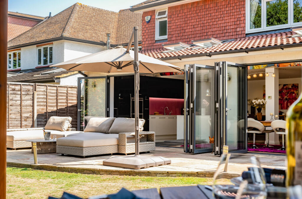 1341163-9-689f331...