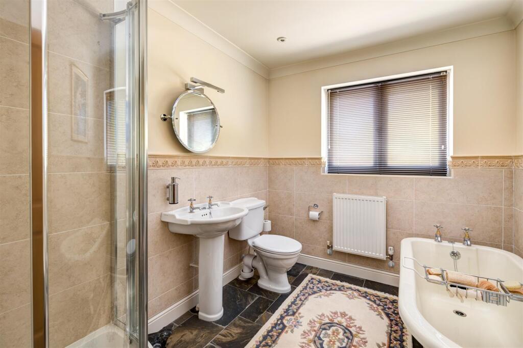 3 Creswell Drive LE67 2AG