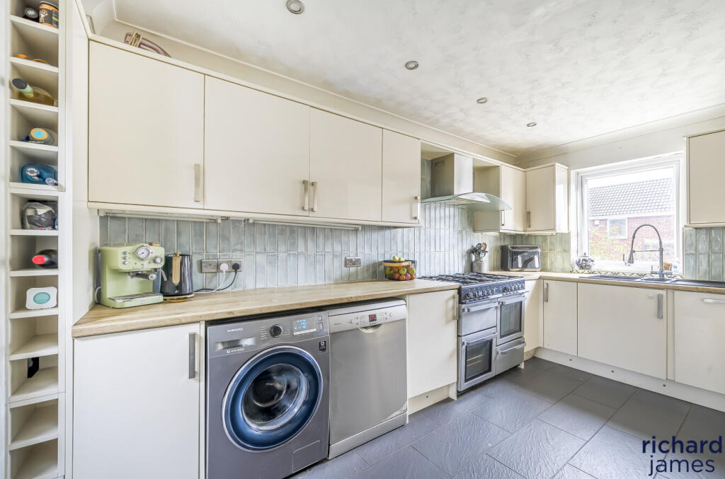 b6f0954ef2fe43a79e9185a1be8d317f