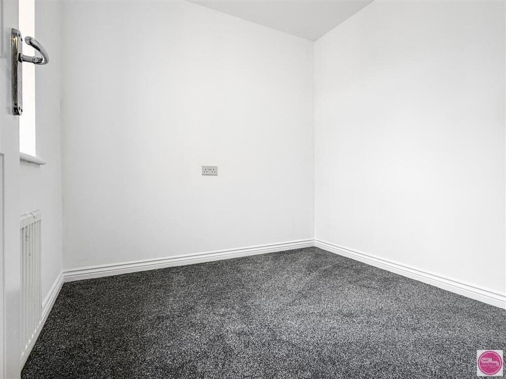 Saw Mill Way, Burton on Trent (25).jpg