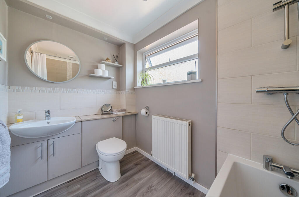 11-6813433cc7d79-...