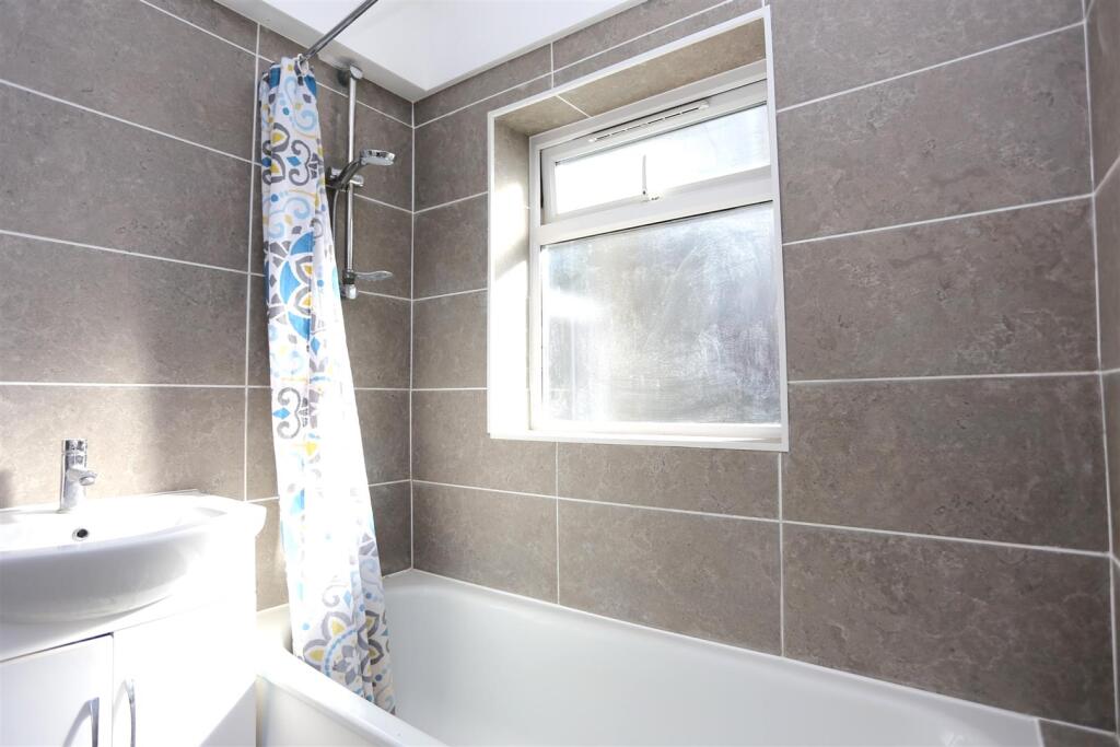 GFF, 19, Sandown Road (16).JPG