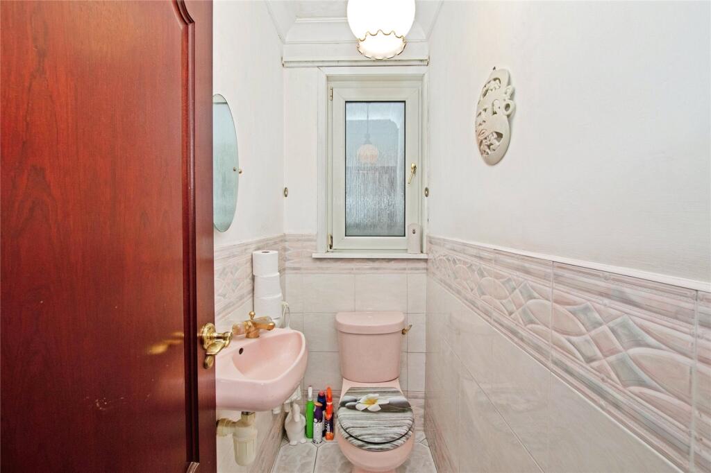 Gf Cloakroom