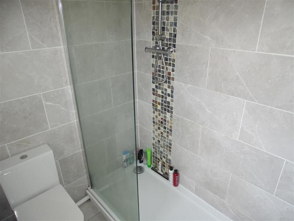 Ensuite Shower Room B