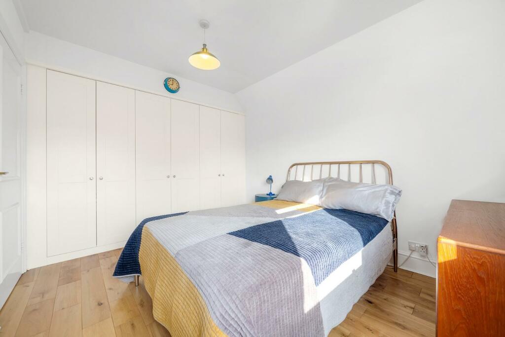 Bedroom 1.jpg