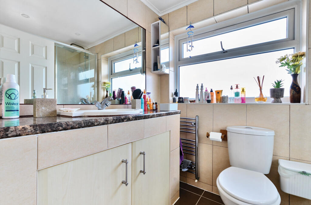 17-681c94008ff40-...