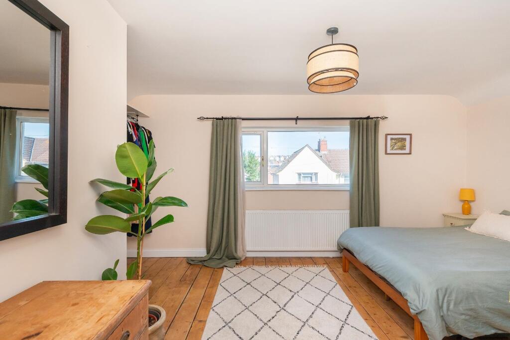 6M5RBR - Bedroom G.jpg