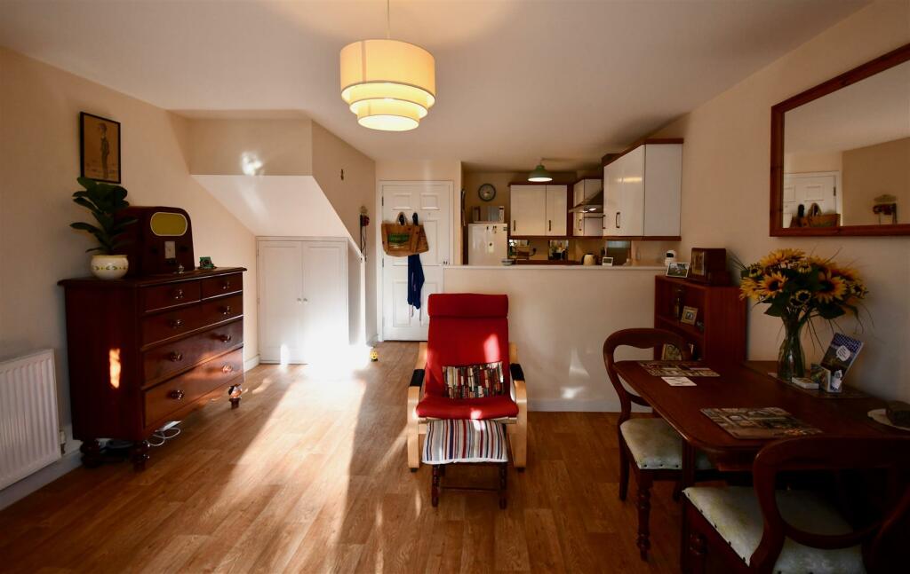 Kitchen/Dining