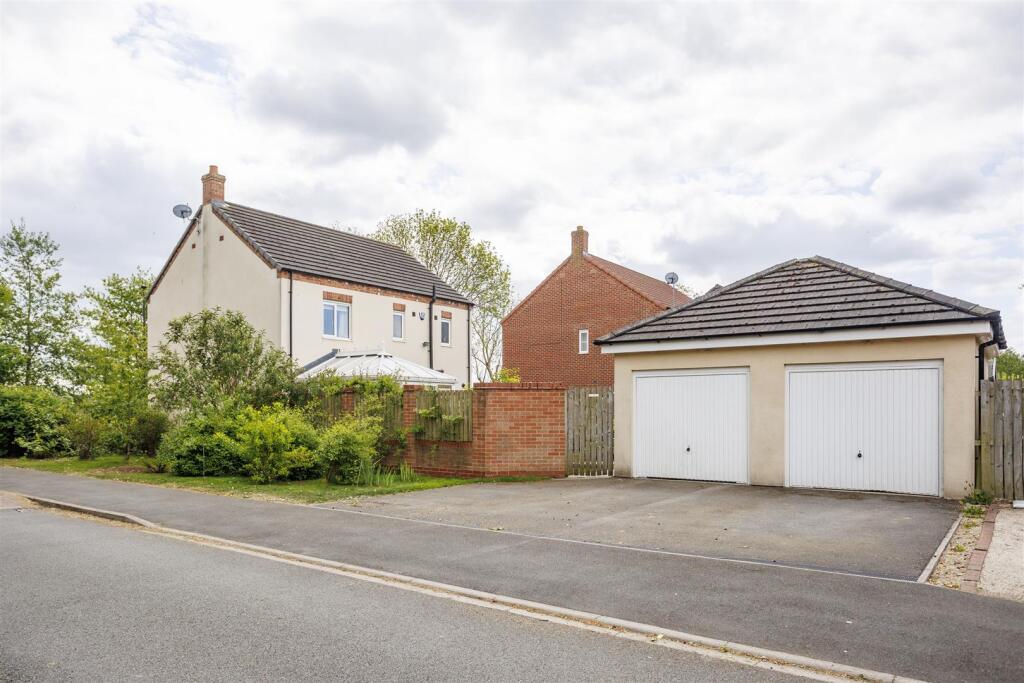 7_Driffield Avenue_24.jpg