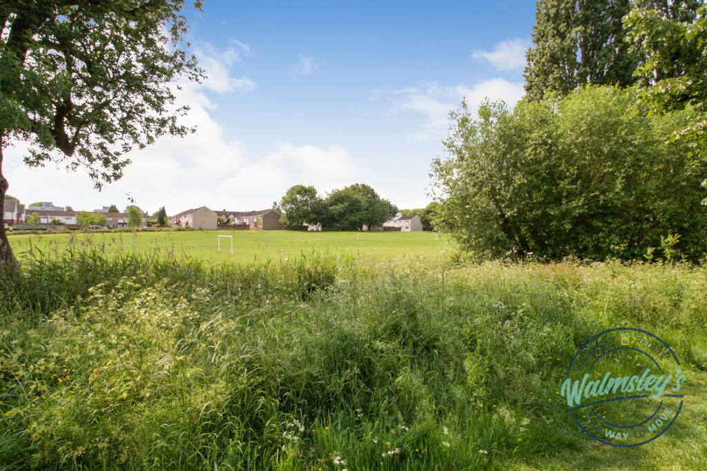 Parkland to rear of house