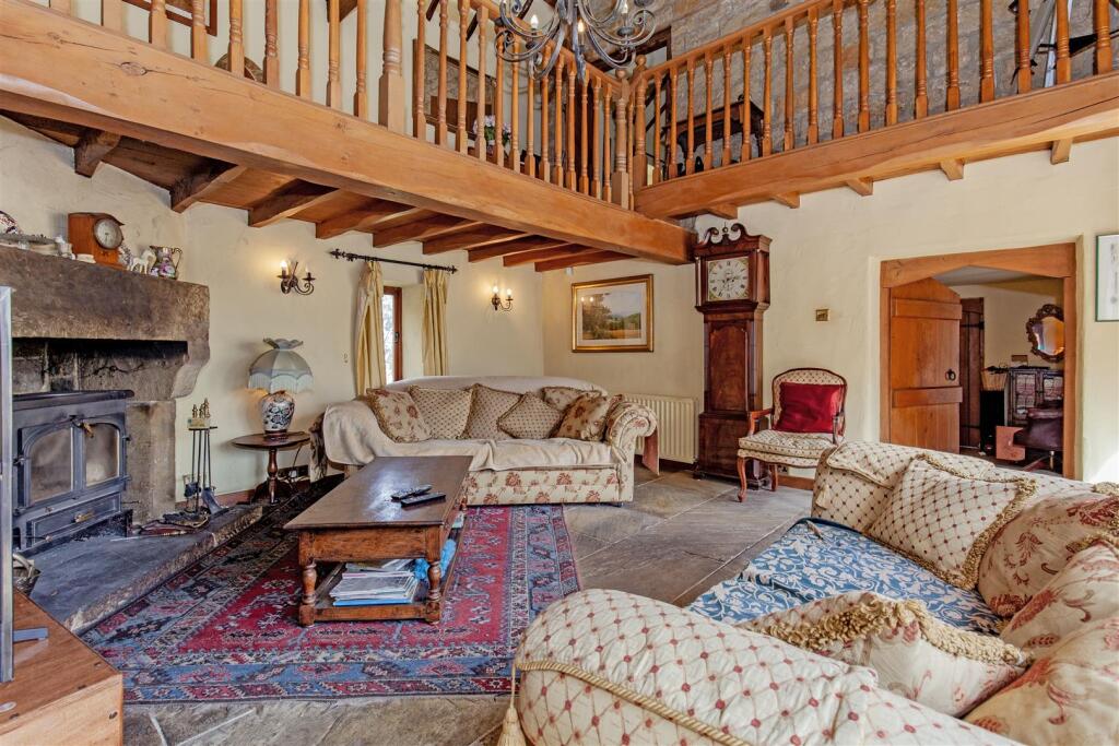 Reception Room-5.jpg