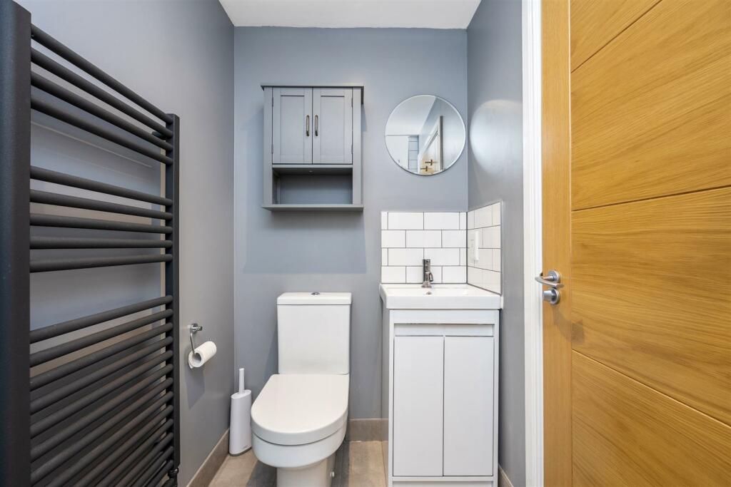 En-suite Shower Room/WC
