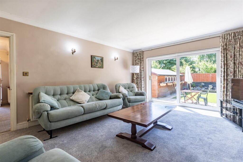 208 Queens Road  CM16  (9).jpg