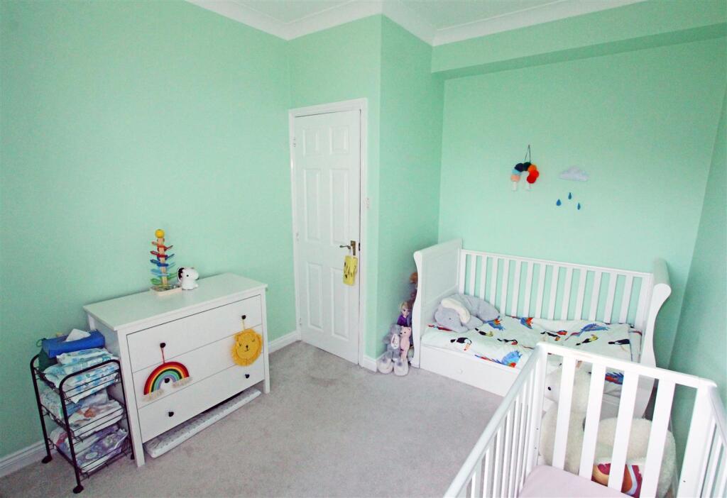 IMG_4983 bed3 door.jpg