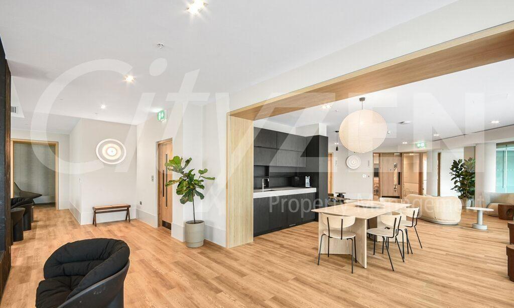 RESIDENTS LOUNGE &amp; DINING AREA