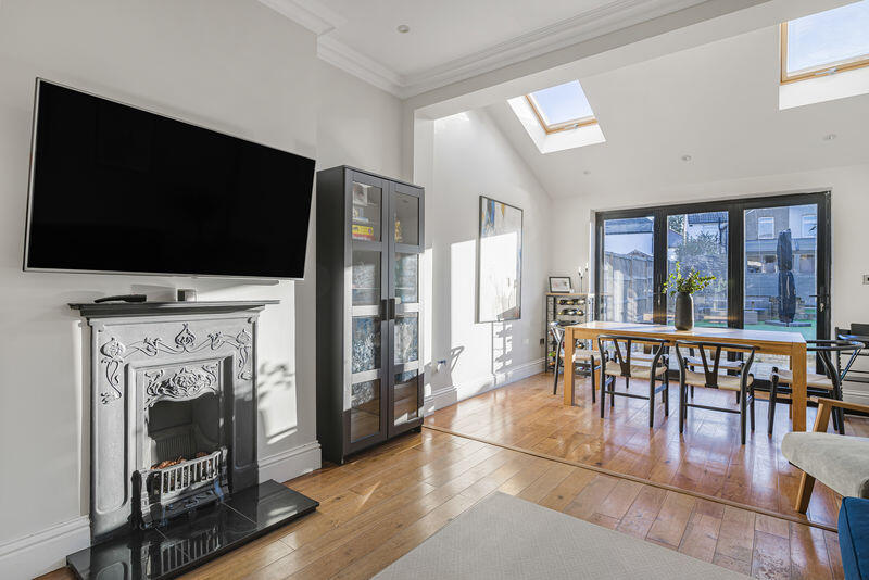 Living/Dining Area