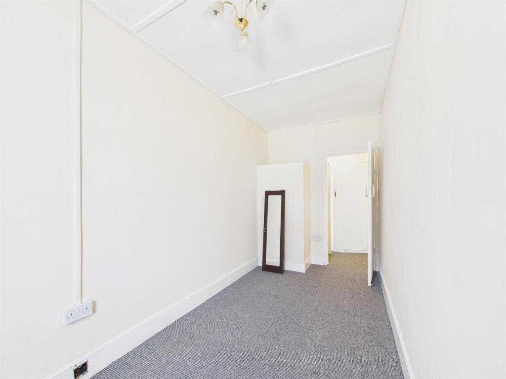 Entrance Hall/Bedroom 2