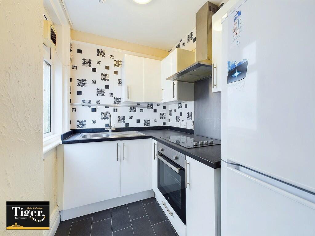 CAM03440G0-PR0196...