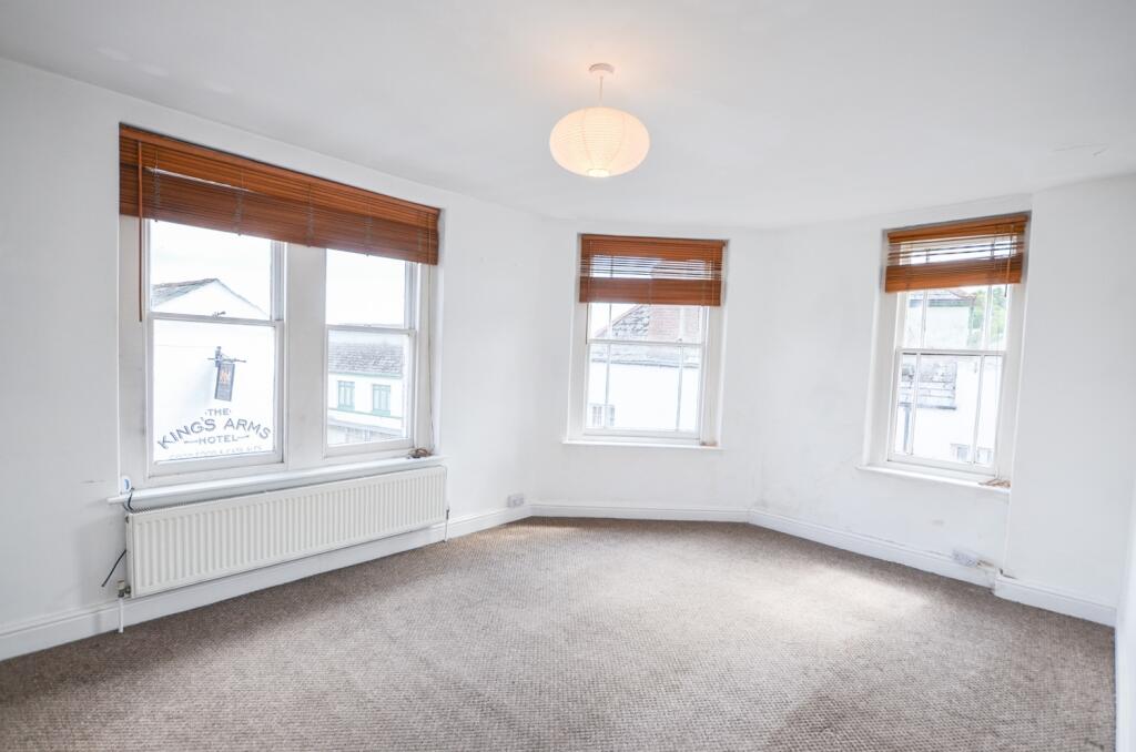 3A Albert Terrace TPS Bodmin 01208 872728-09