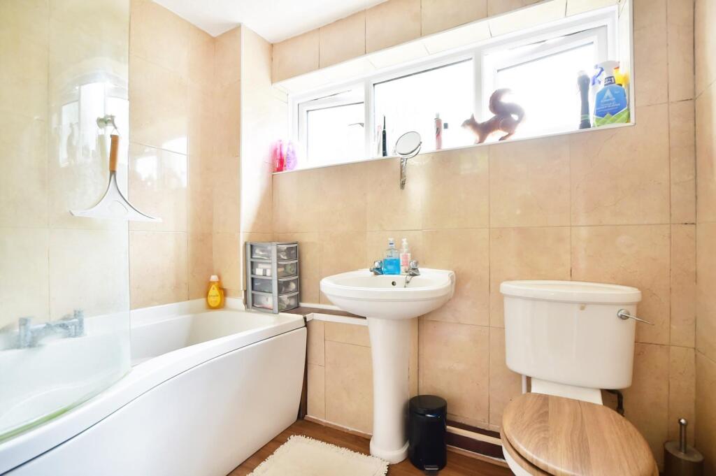 Bathroom.JPG