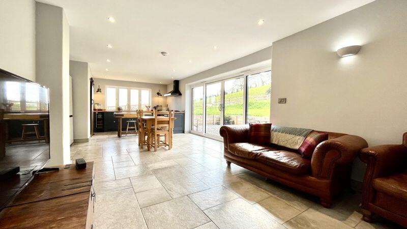 Kitchen Dining Area