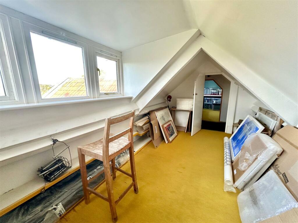 Loft 1.jpeg