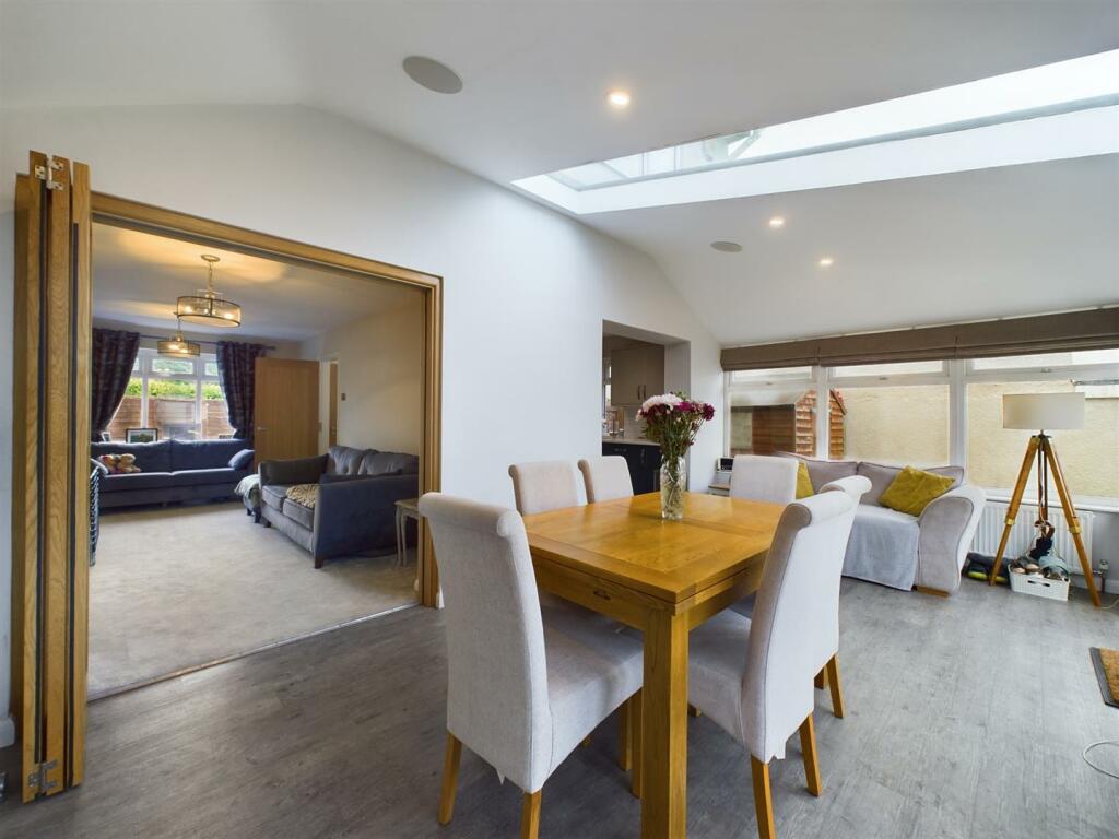 =Sun Room/Dining Area