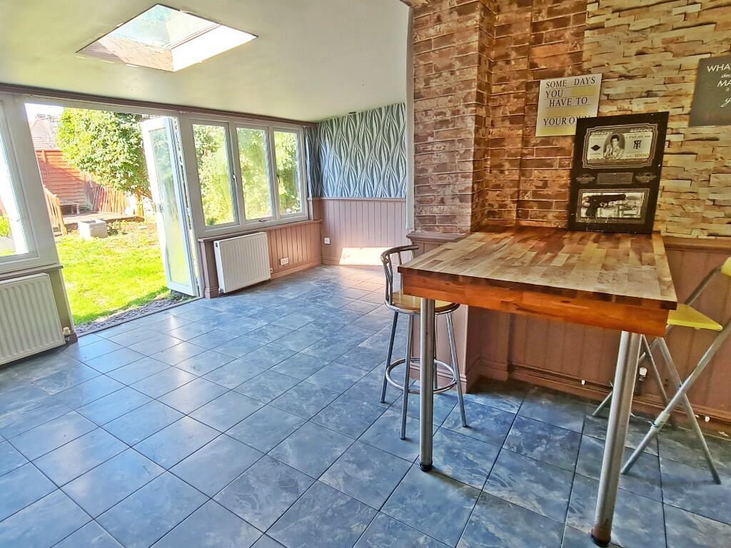 Kitchen &amp; Family Rm