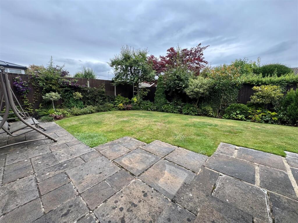 58 Northfield garden 3.jpg