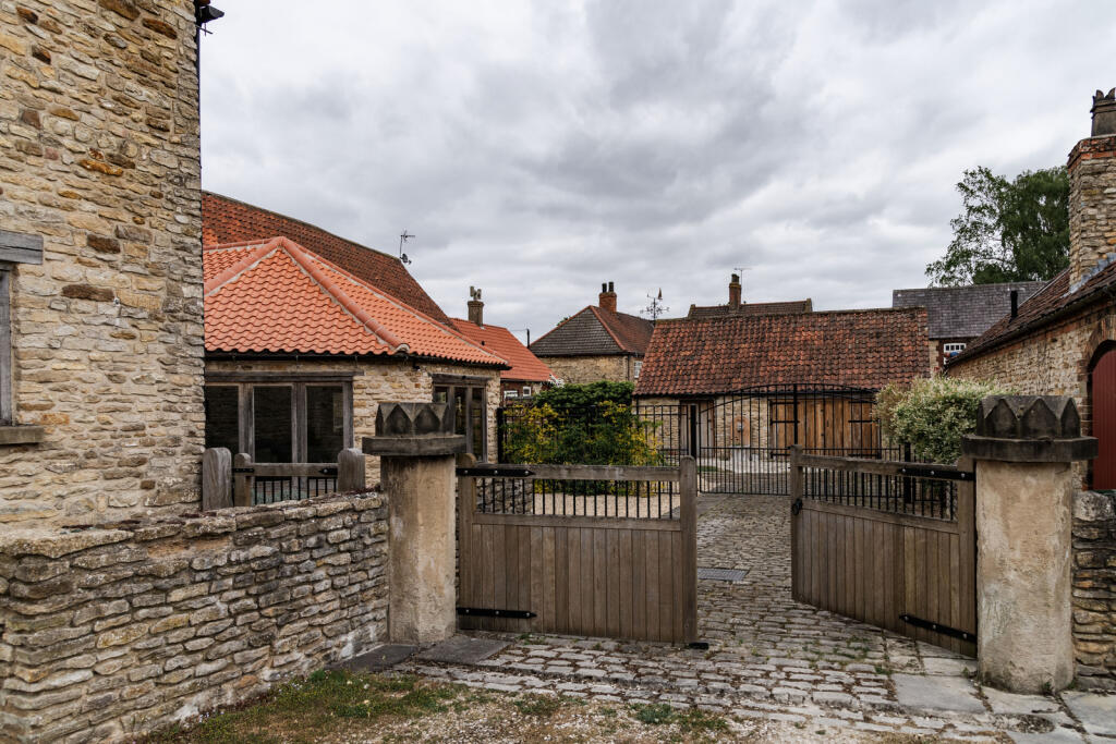 282757 - Ginmill Barn 100.jpg