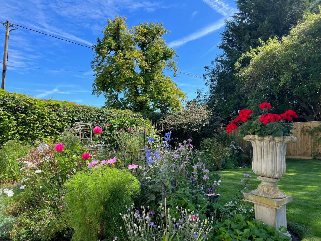 Rookery Thatch Garden V.jpg
