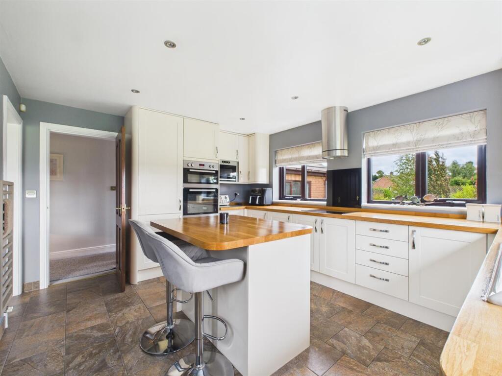 Fitted Kitchen