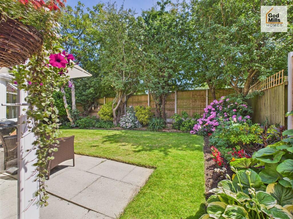 CAM04261G0-PR0073...