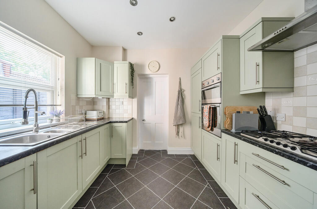 1298957-10-68309a...