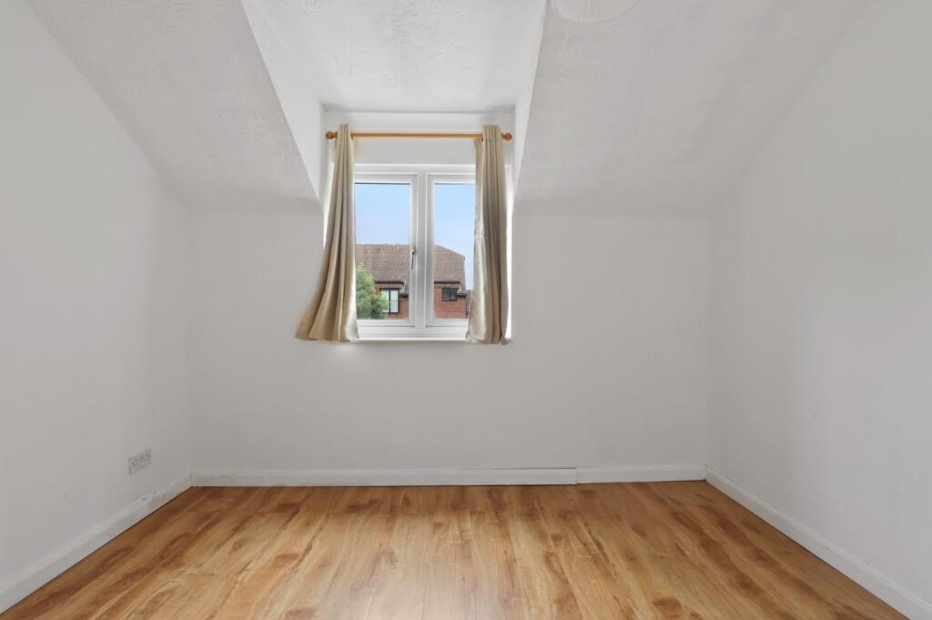 11-2009JHPropWpen - 31 Readman Court - 33 (1).JPG