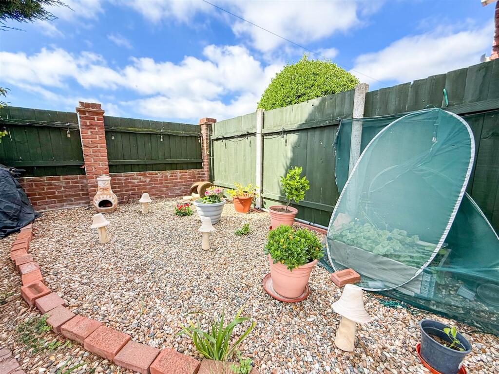ALTERNATE VIEW OF GARDEN 2