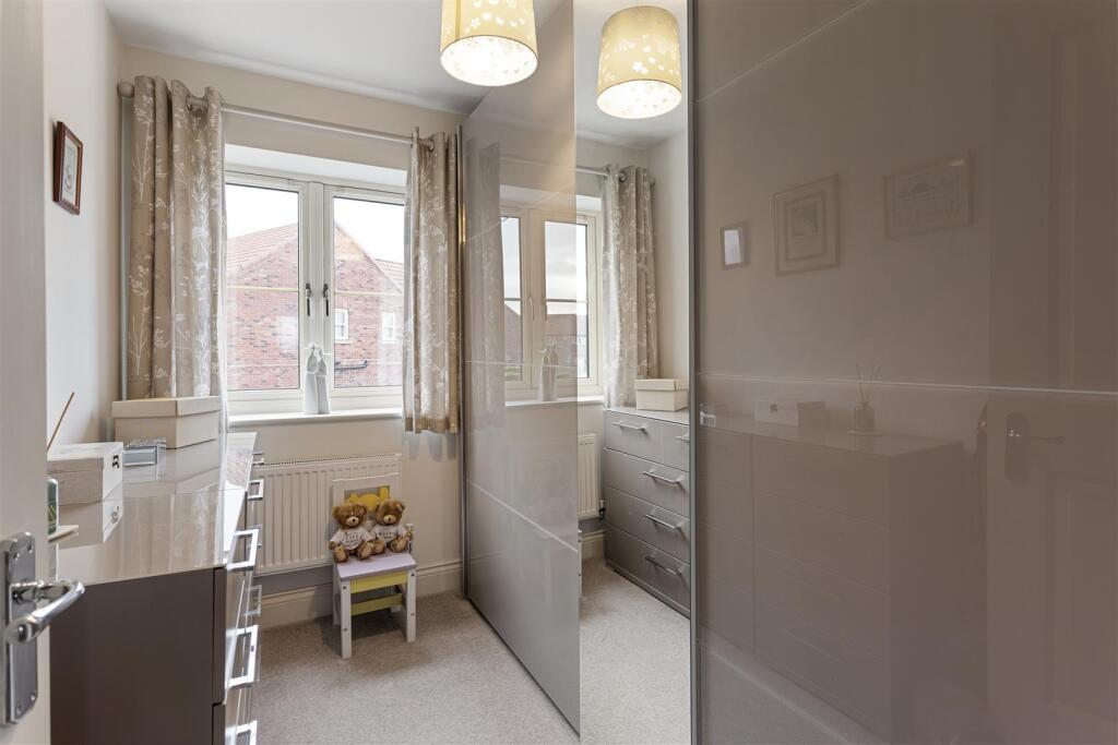 11_Farefield_Close_27.jpg
