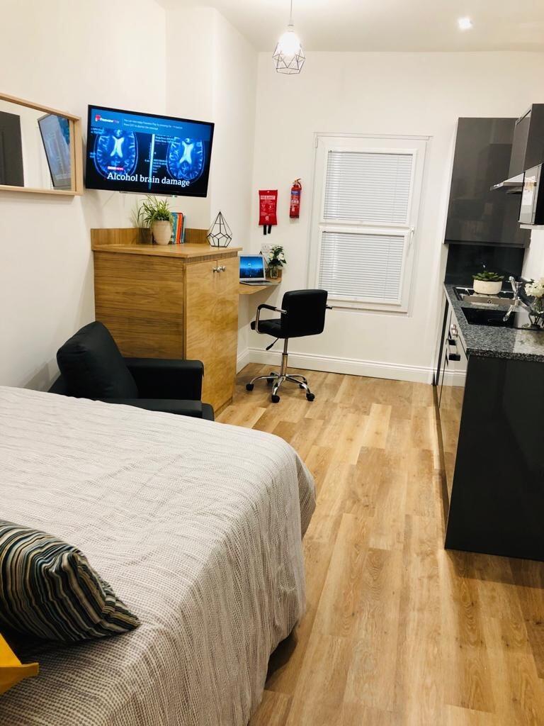 Studio flat (1)
