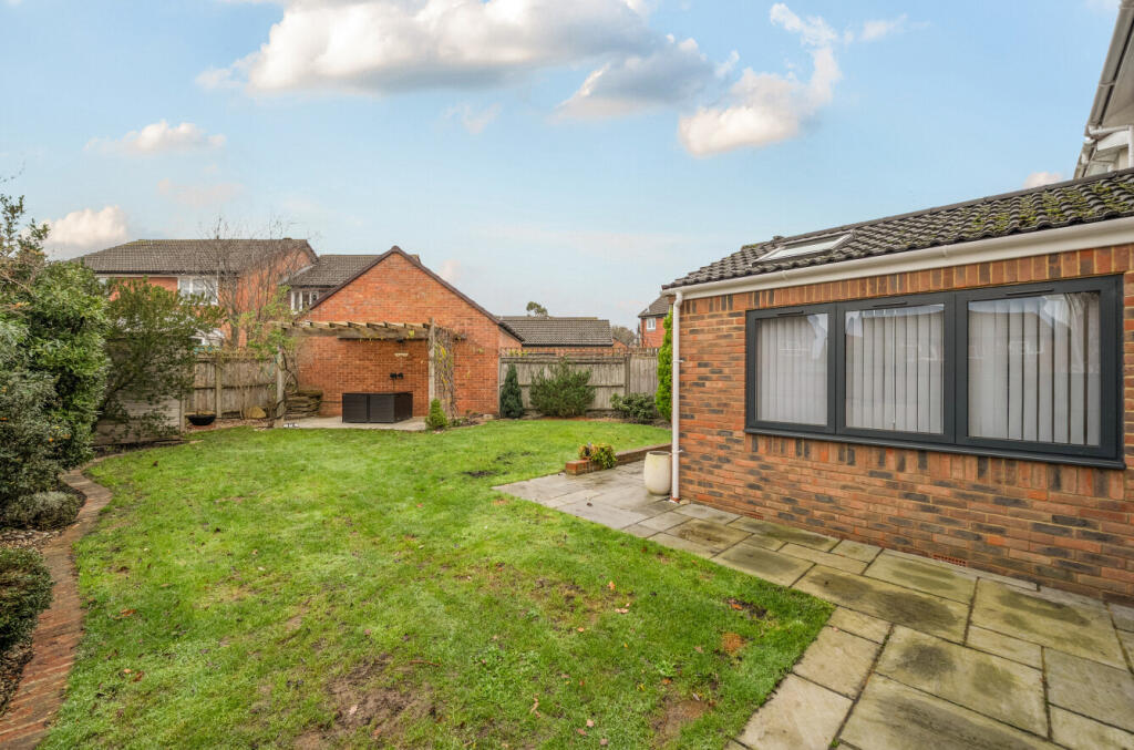 Benetfeld Road, Binfield, Bracknell, Berkshire, RG42