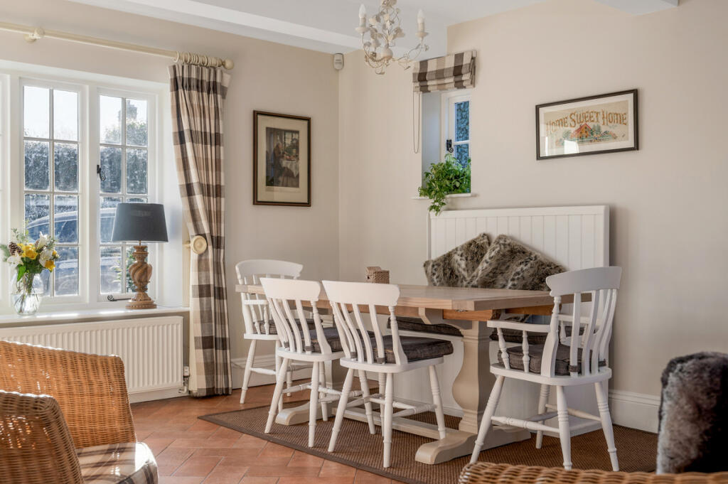 Main Road Newton Regis Tamworth, Staffordshire, B79 0NF