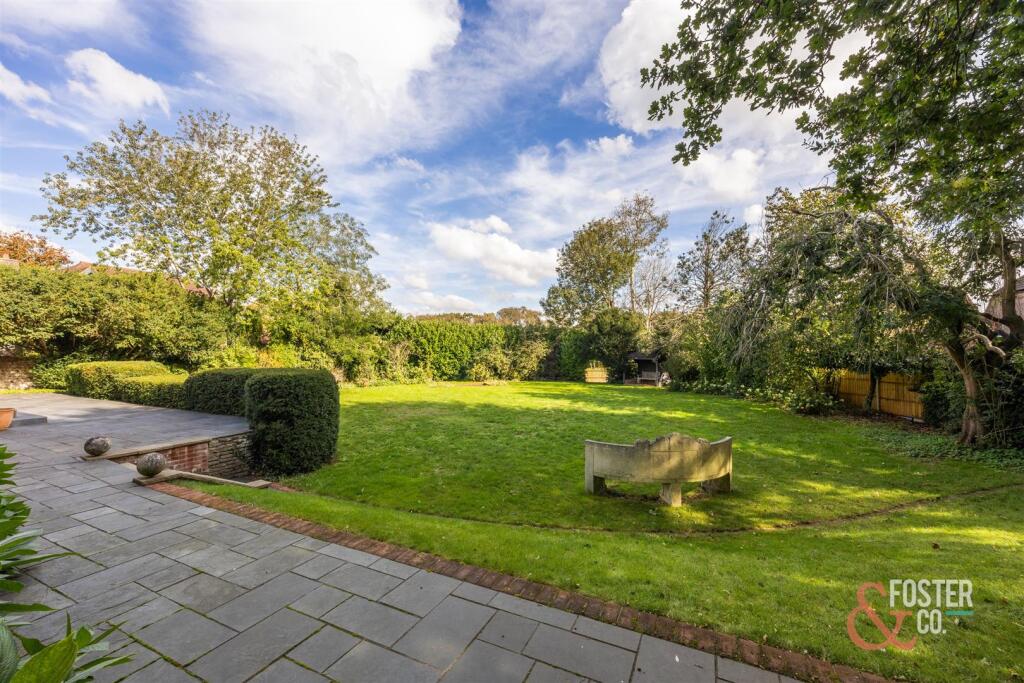 Dyke Road Avenue, 32-007.jpg